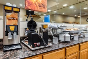 thumbnail: Breakfast area