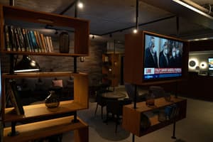 thumbnail: Lobby sitting area
