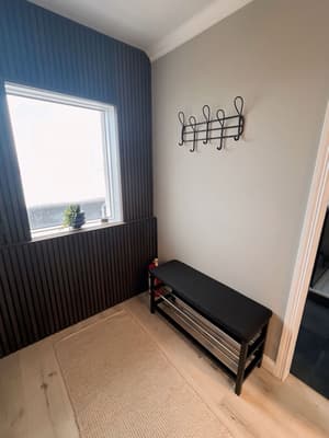 thumbnail: Interior entrance