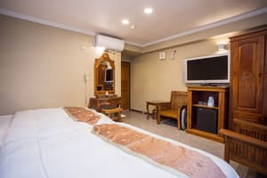 thumbnail: Room