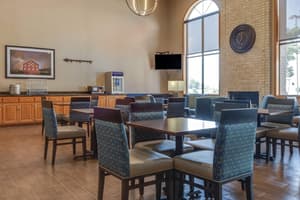 thumbnail: Breakfast area