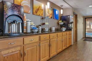 thumbnail: Breakfast area