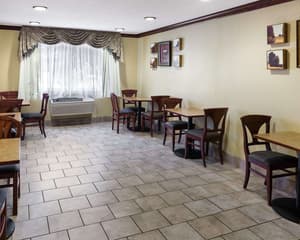 thumbnail: Breakfast area