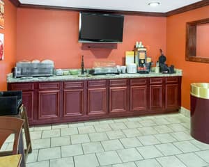 thumbnail: Breakfast area