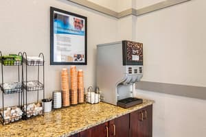 thumbnail: Breakfast area