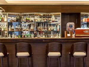 thumbnail: Bar (on property)