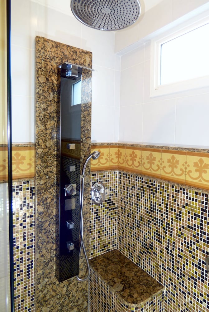 Jetted tub