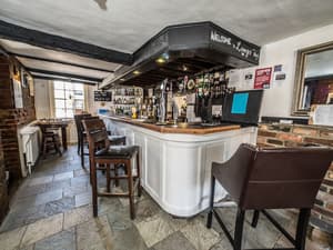 thumbnail: Bar (on property)
