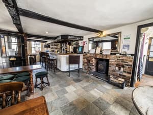 thumbnail: Bar (on property)