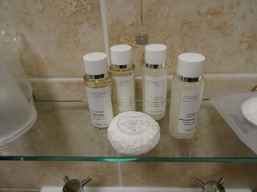 Bathroom amenities