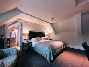 thumbnail: CountrysideComfyBedroom ()