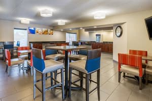 thumbnail: Breakfast area