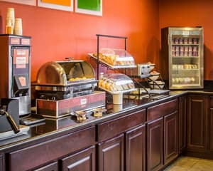 thumbnail: Breakfast area