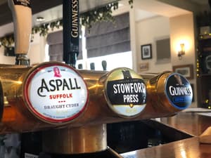 thumbnail: Bar (on property)