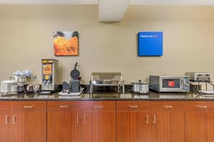 thumbnail: Breakfast area