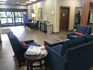thumbnail: Lobby sitting area
