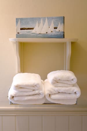 thumbnail: Bathroom amenities