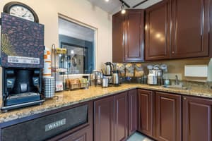 thumbnail: Breakfast area