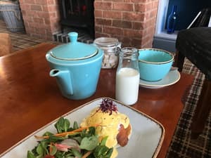 thumbnail: Breakfast area