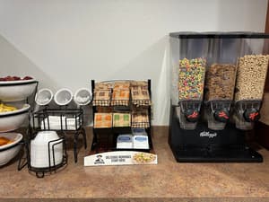thumbnail: Breakfast area