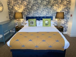 thumbnail: Room
