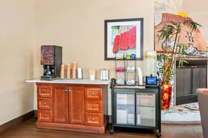 thumbnail: Breakfast area