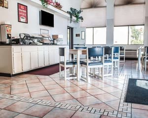 thumbnail: Breakfast area