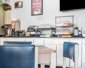 thumbnail: Breakfast area