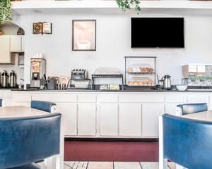 thumbnail: Breakfast area