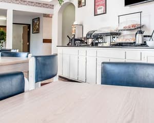 thumbnail: Breakfast area