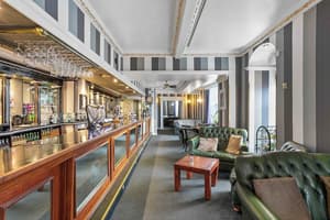 thumbnail: Bar (on property)