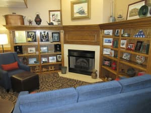 thumbnail: Lobby sitting area