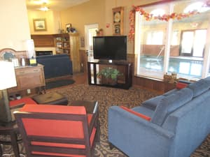 thumbnail: Lobby sitting area