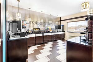 thumbnail: Breakfast area