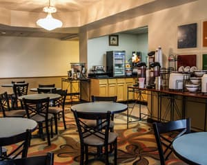 thumbnail: Breakfast area