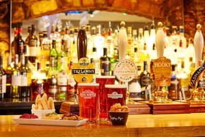 thumbnail: Bar (on property)