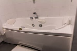 thumbnail: Jetted tub