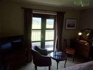 thumbnail: Bar (on property)