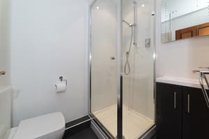 thumbnail: Bathroom shower