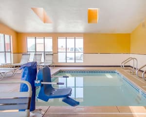 thumbnail: Pool