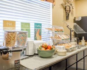 thumbnail: Breakfast area