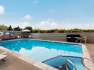 thumbnail: Pool
