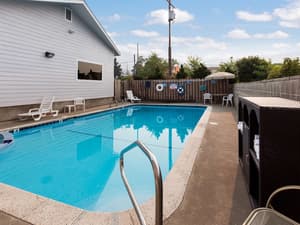 thumbnail: Pool