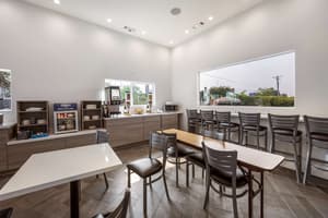 thumbnail: Breakfast area