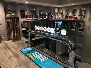 thumbnail: Bar (on property)