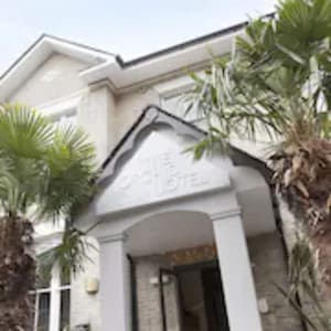thumbnail: Front of property
