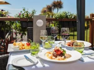 thumbnail: Outdoor dining