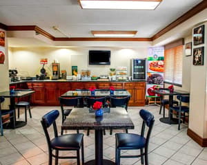 thumbnail: Breakfast area