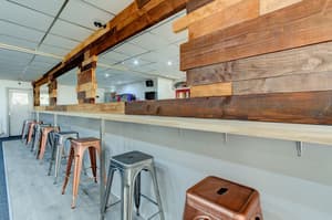 thumbnail: Sports bar