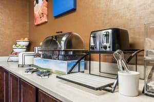thumbnail: Breakfast area